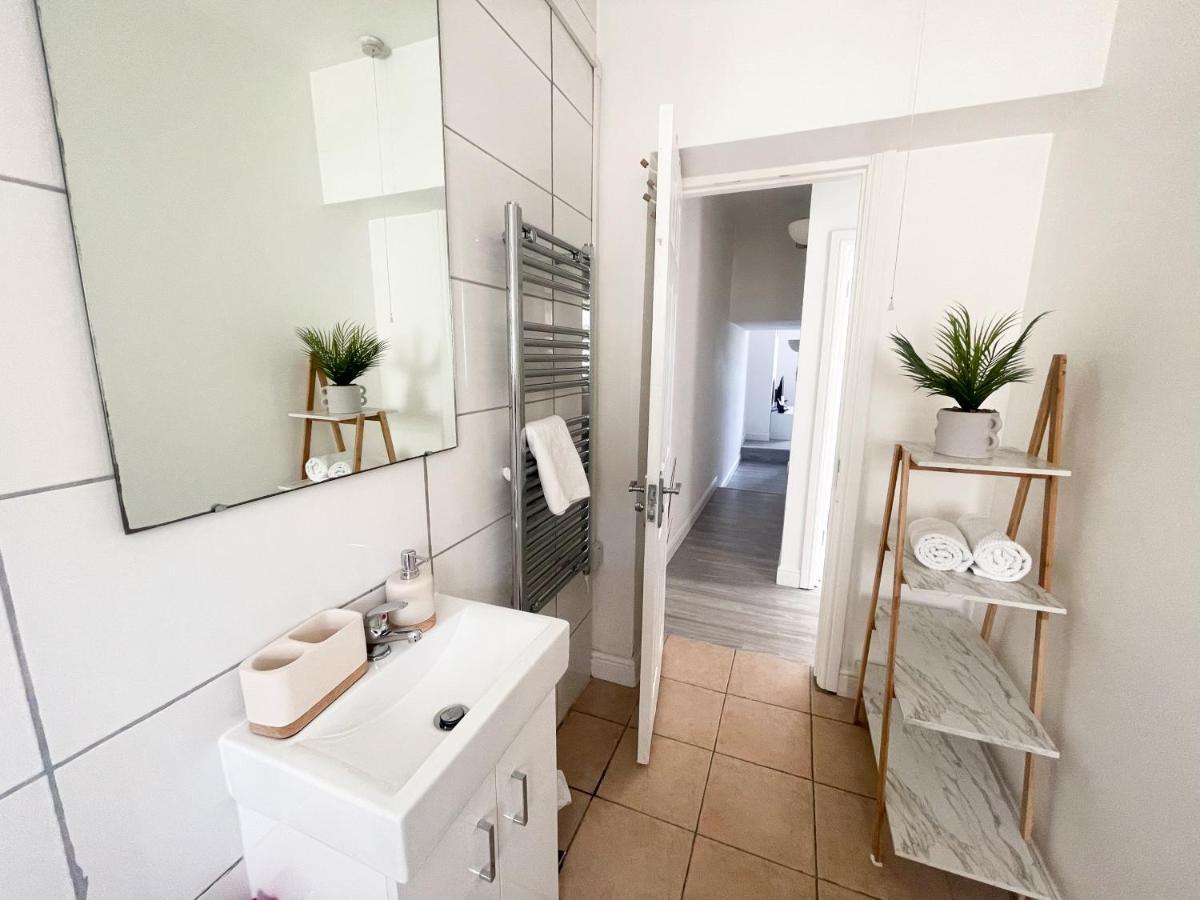 Brighton City Centre 2Br Apartment - Perfect For Contractors, Families & Groups - Free Parking & Walk To Beach Luaran gambar